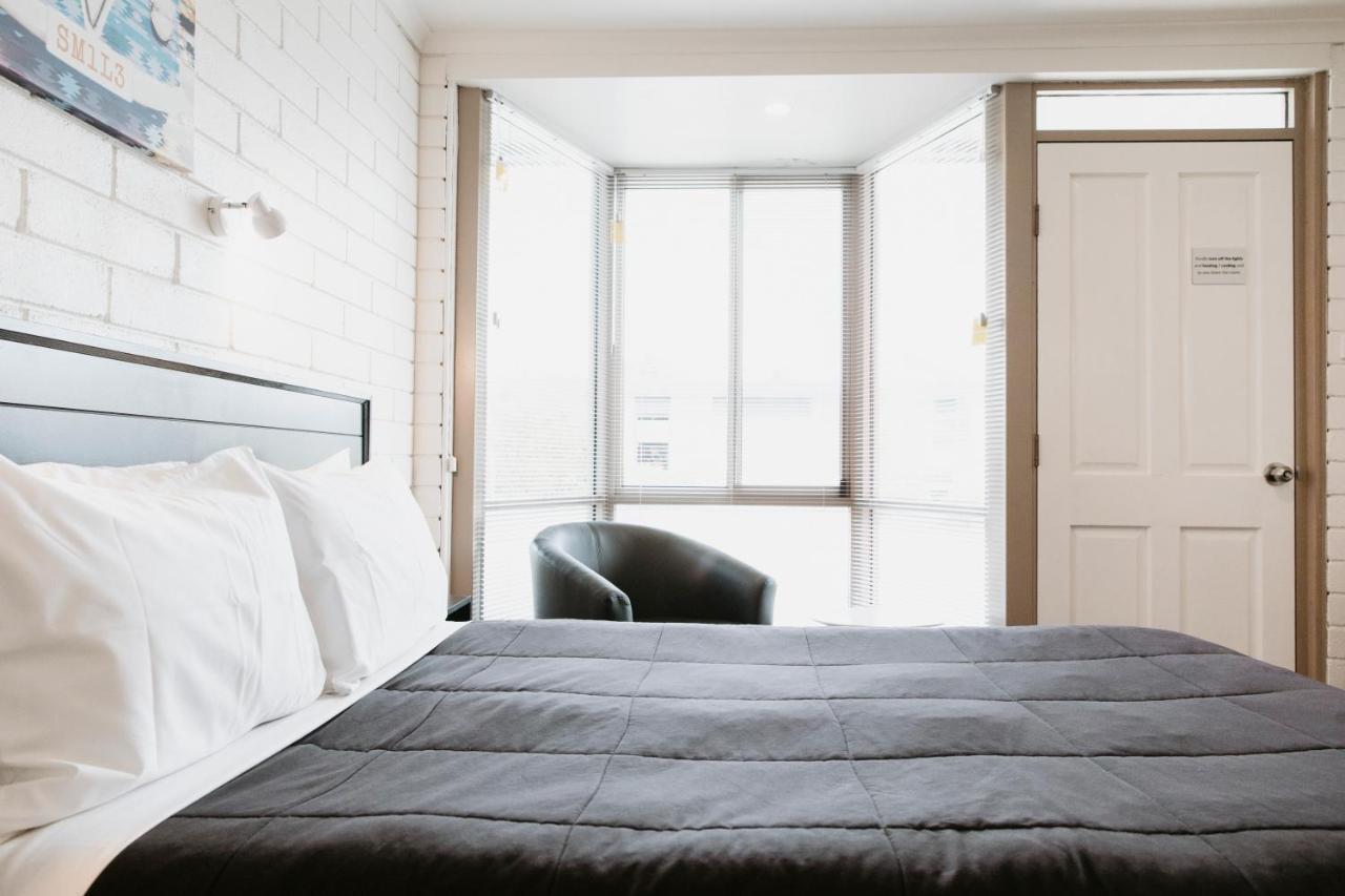 Anchor Wheel Motel Сейнт Хелънс Екстериор снимка