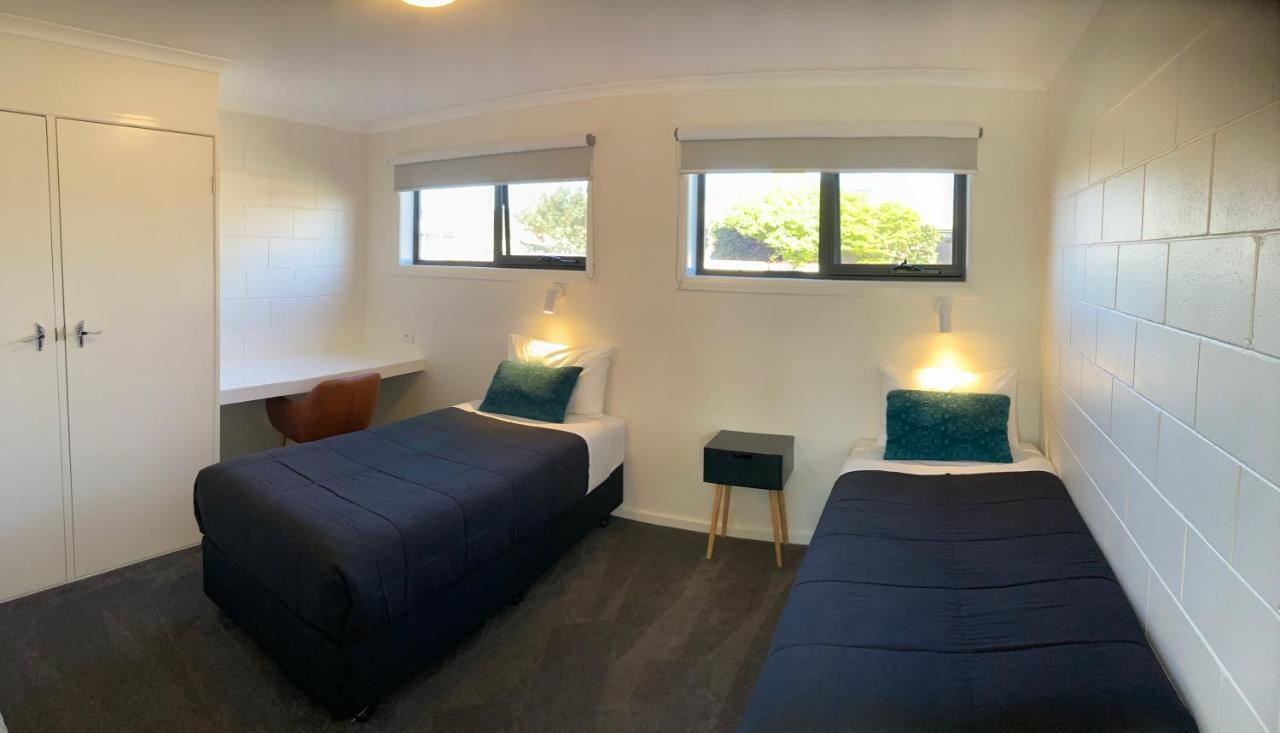 Anchor Wheel Motel Сейнт Хелънс Екстериор снимка